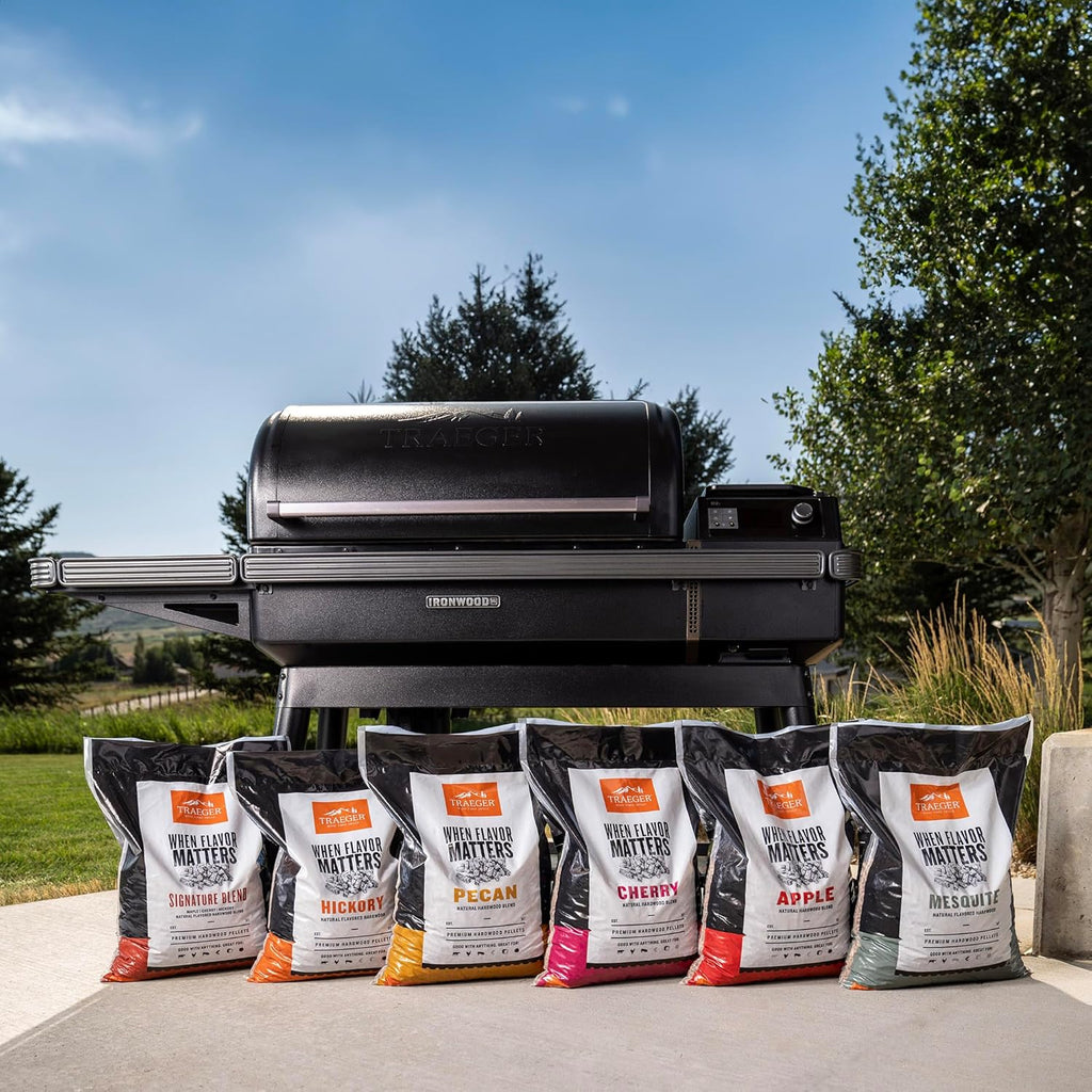 Traeger Grills Signature Blend 100% All-Natural Wood Pellets for Smokers and Pellet Grills, BBQ, Bake, Roast, 18 lb. Bag